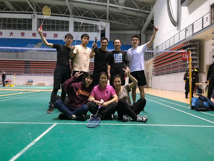 说明: C:\Users\lx\Desktop\研究生网站\华体会平台研究生羽毛球比赛\微信图片_20190328141257.jpg